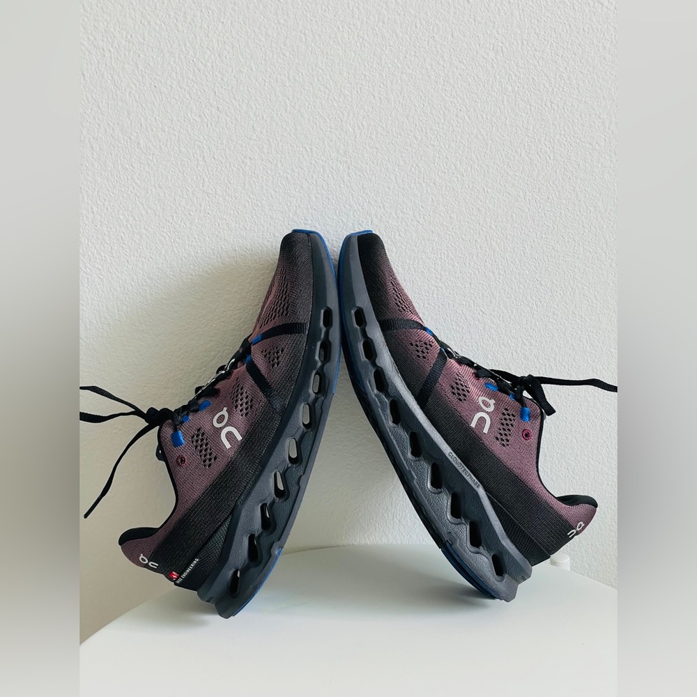 On Cloudsurfer Running Black and Blue Athletic Shoes with CloudTec size 8.5 - Picture 8 of 16